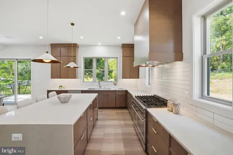 $2,249,000 | 3022 Castle Road, Falls Church, VA 22044