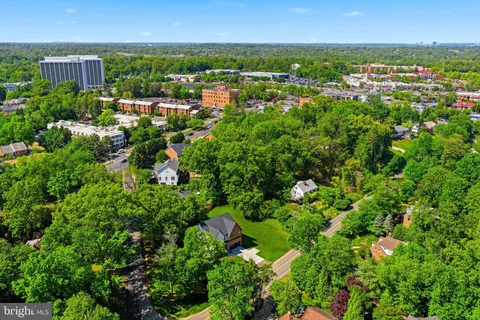 $2,249,000 | 3022 Castle Road, Falls Church, VA 22044