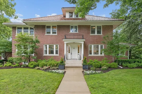 $2,950,000 | 1141 Sheridan Road, Wilmette, IL 60091