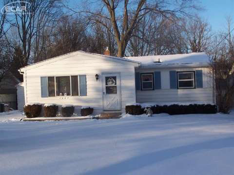 1085 East Judd Road Burton, MI 48529 - Photo 1 of 26 20428433.JPG