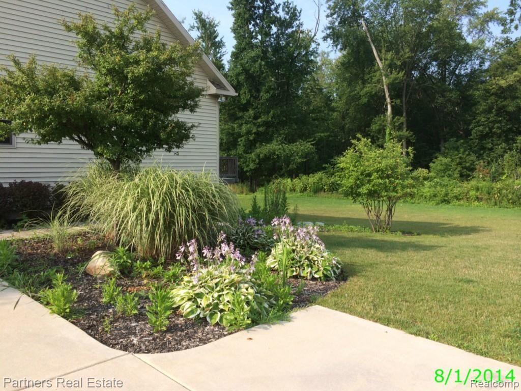 1920 South Bull Run Road Fowlerville, MI 48836 - Photo 19 of 22 Yard.jpg
