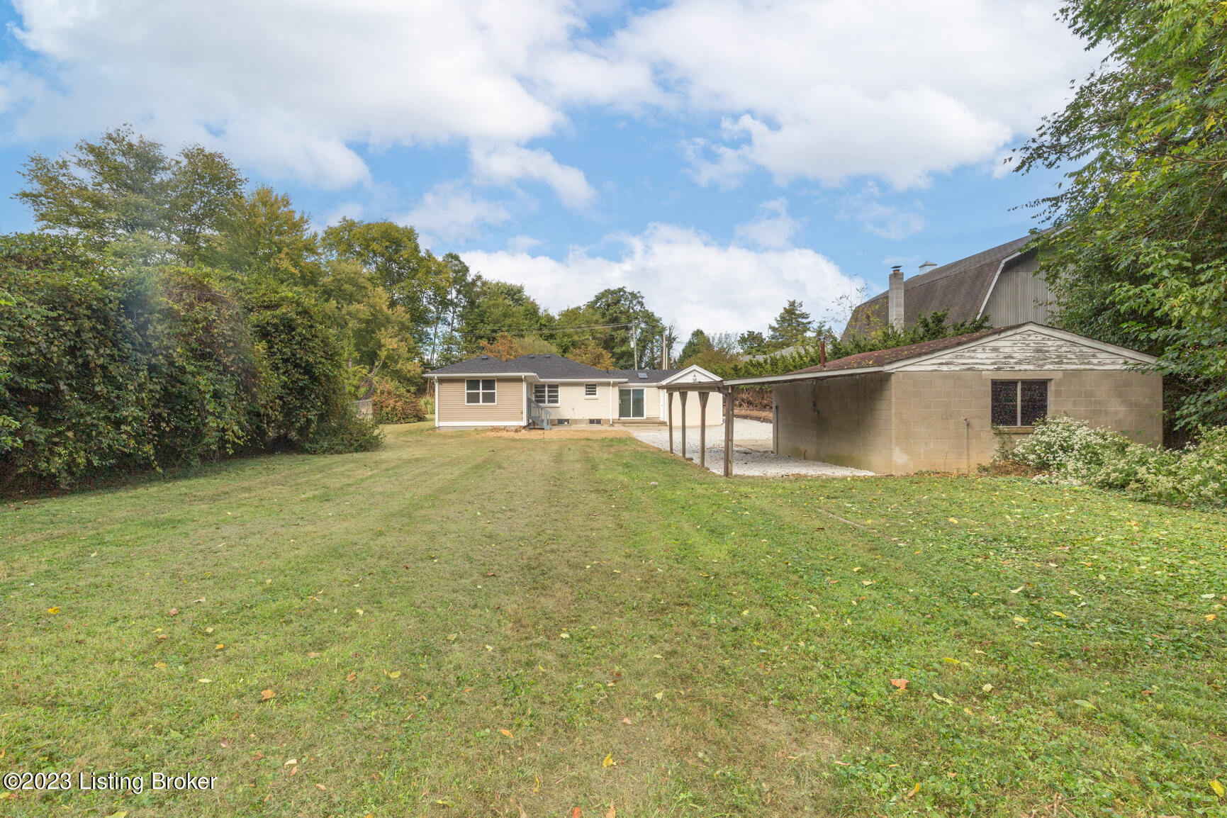 4704 Valley Station Road Louisville, KY 40272 - Photo 2 of 55 4704 Valley Station Rd-55