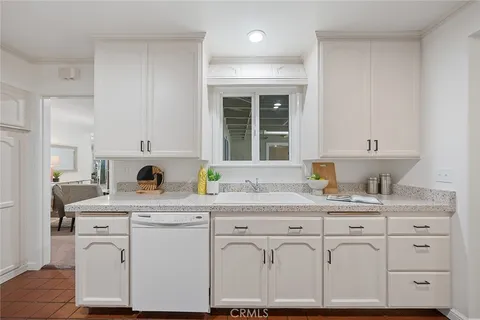 $1,050,000 | 6230 East Pageantry Street, Long Beach, CA 90808