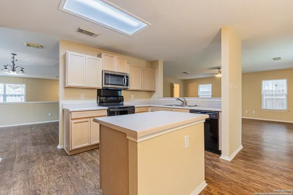 $2,050 | 416 Irongate Ridge, San Antonio, TX 78253