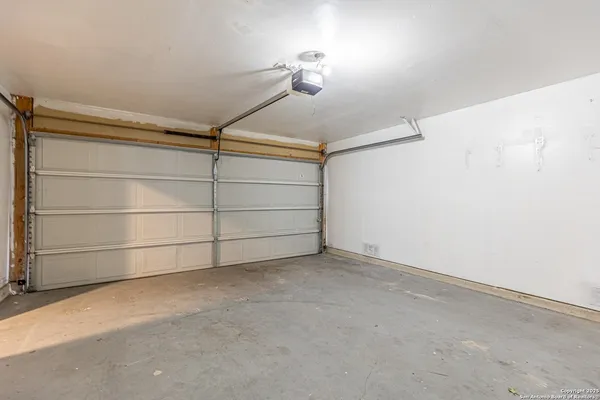 $2,050 | 416 Irongate Ridge, San Antonio, TX 78253