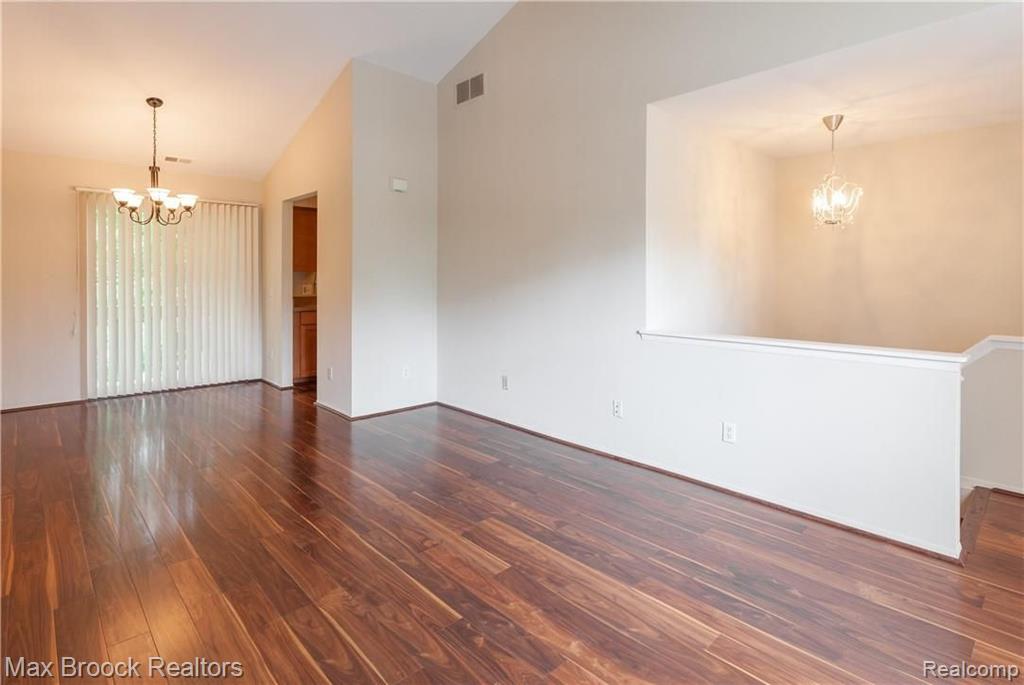 1623 Emerson Circle Rochester, MI 48307 - Photo 4 of 24