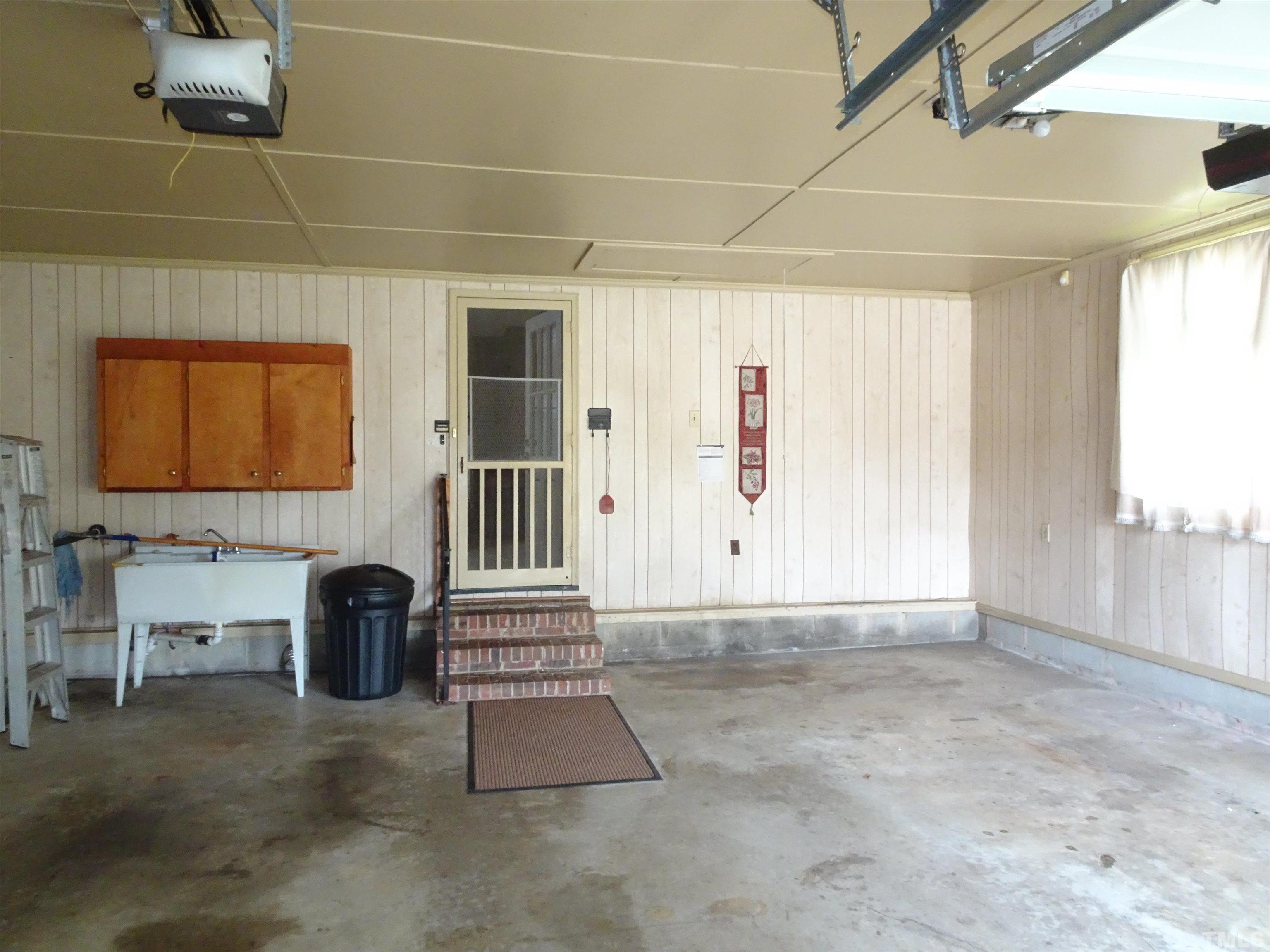 1619 Warrenton Road Henderson, NC 27537 - Photo 29 of 51 Interior of the garage
