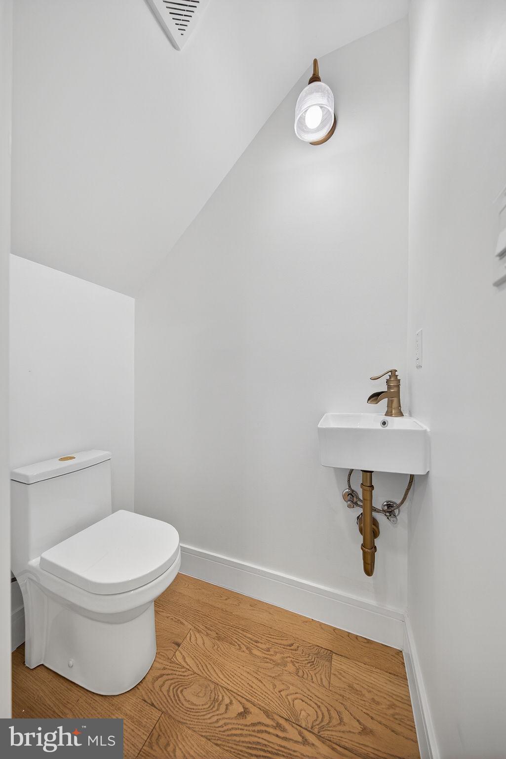 919 F Street Northeast Washington, DC 20002 - Photo 34 of 58