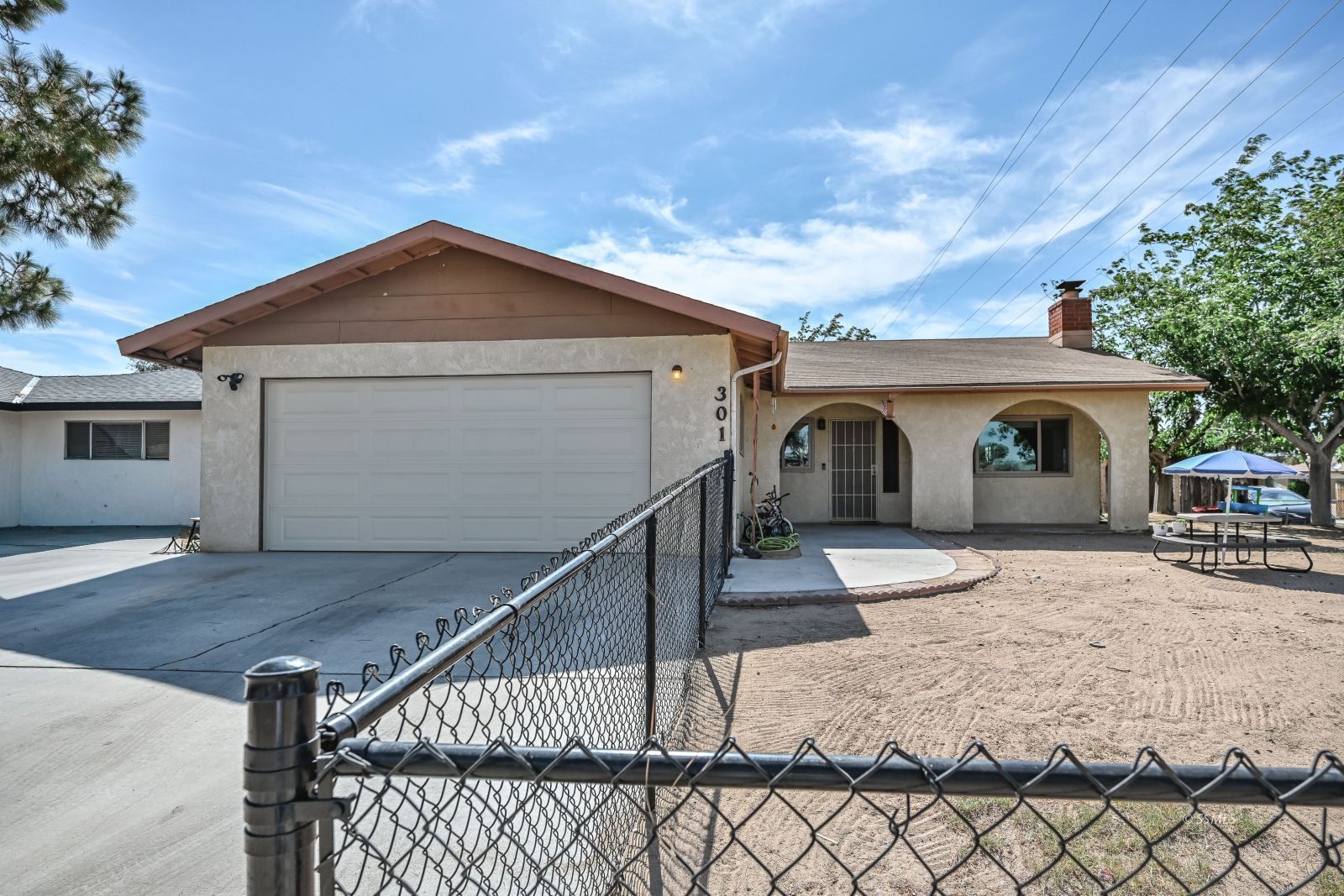 301 South Valley Street Ridgecrest, CA 93555 - Photo 1 of 29