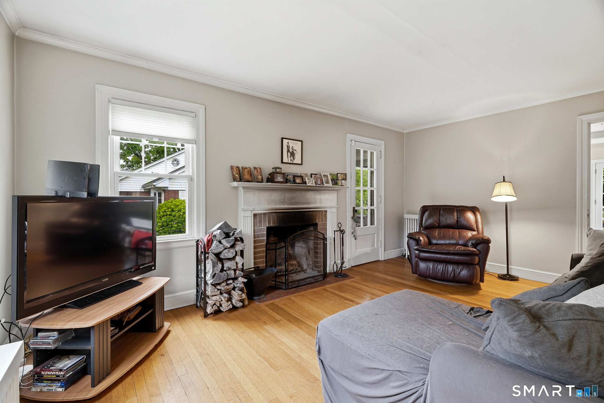 141 Elm Street Windsor Locks, CT 06096 - Photo 5 of 37