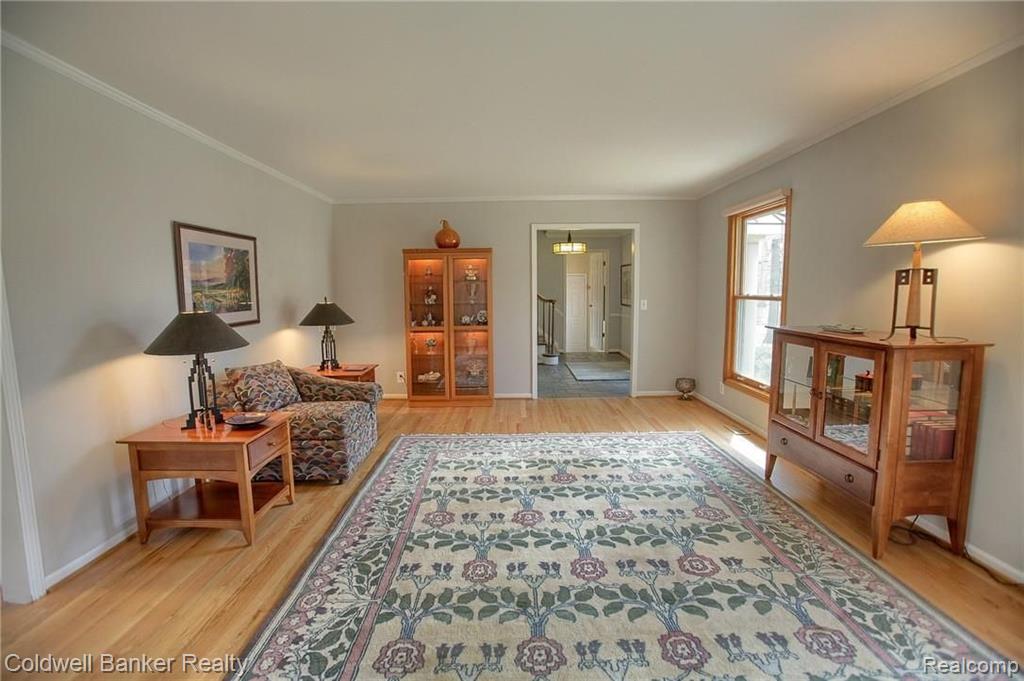 32320 Lahser Road Beverly Hills, MI 48025 - Photo 8 of 38