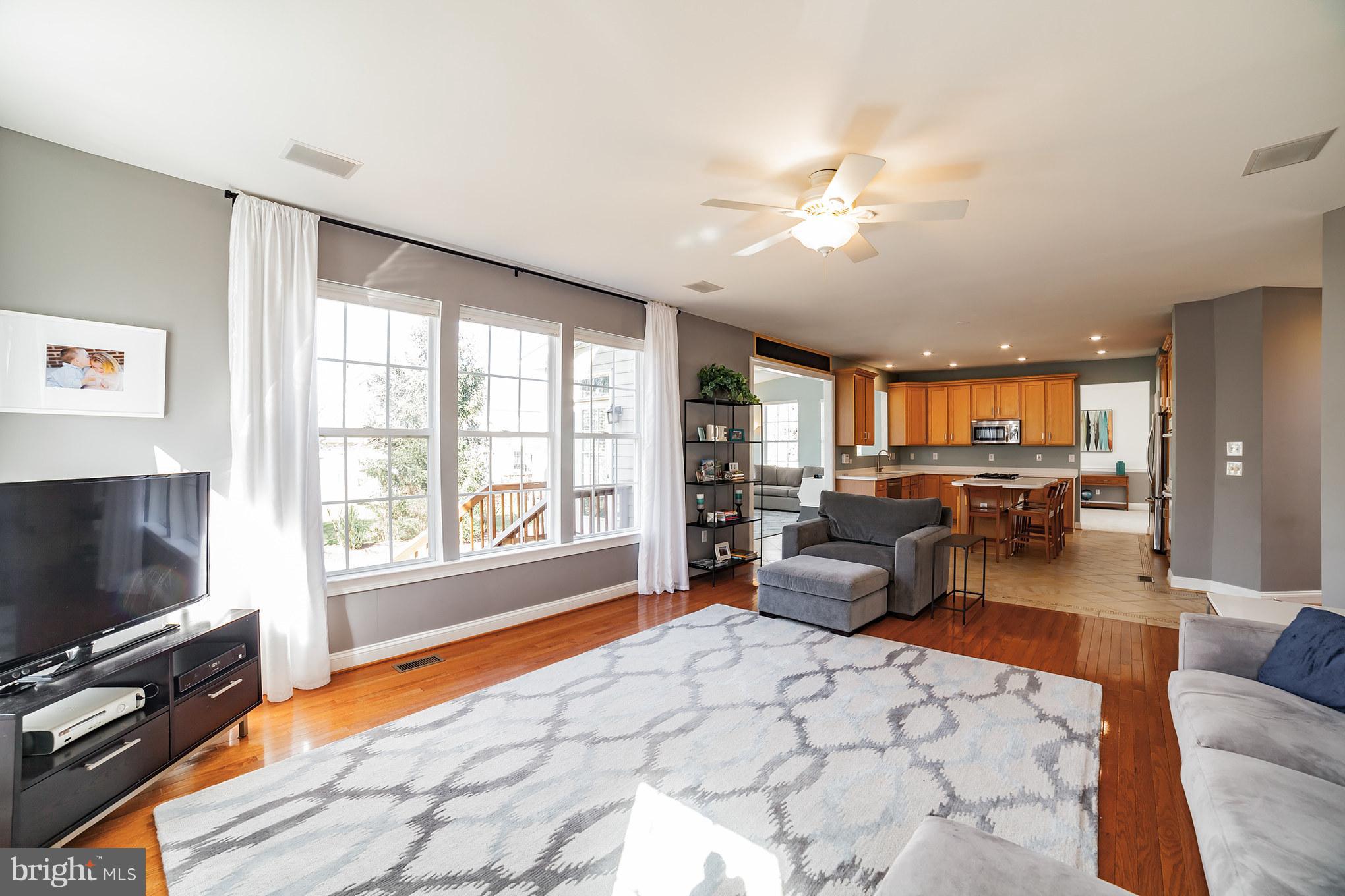 18306 Commandery Way Olney, MD 20832 - Photo 11 of 29 Family Room