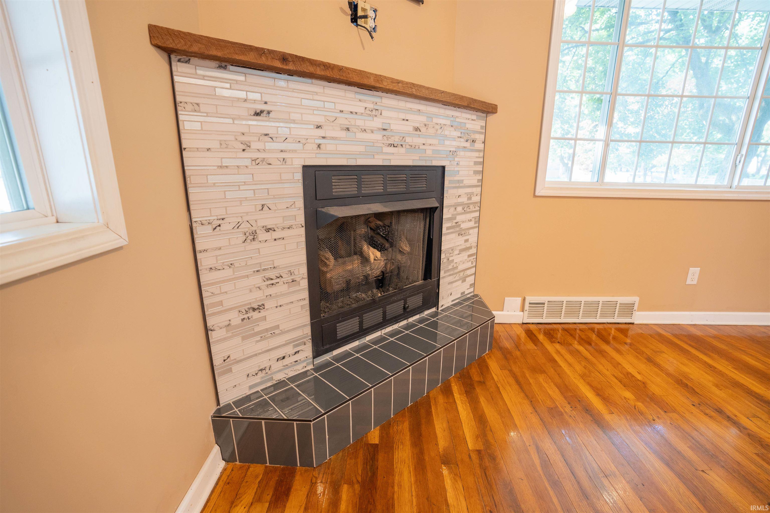 702 Cherry Street North Judson, IN 46366 - Photo 6 of 25