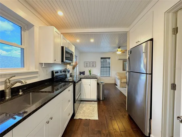 $3,000 | 222 Northeast 1st Avenue, Crystal River, FL 34429