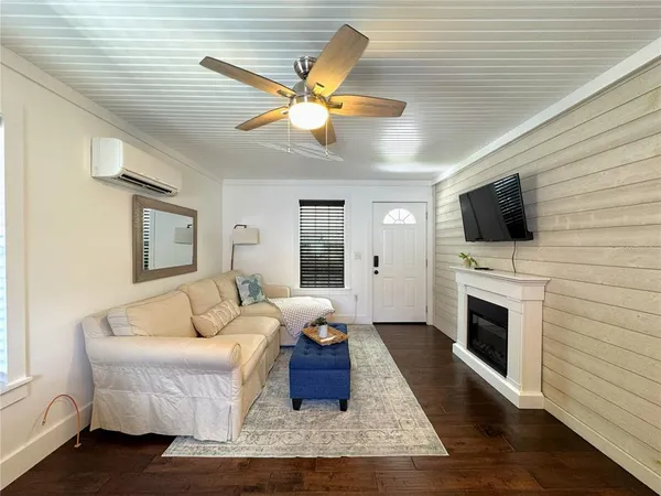 $3,000 | 222 Northeast 1st Avenue, Crystal River, FL 34429