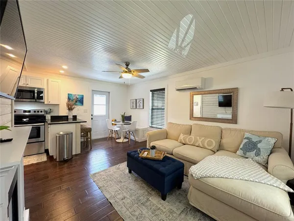 $3,000 | 222 Northeast 1st Avenue, Crystal River, FL 34429