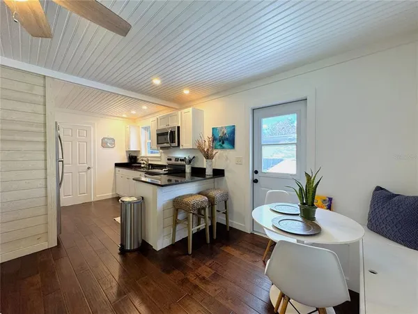 $3,000 | 222 Northeast 1st Avenue, Crystal River, FL 34429