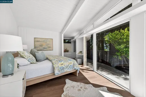 $1,898,000 | 100 El Toyonal, Orinda, CA 94563