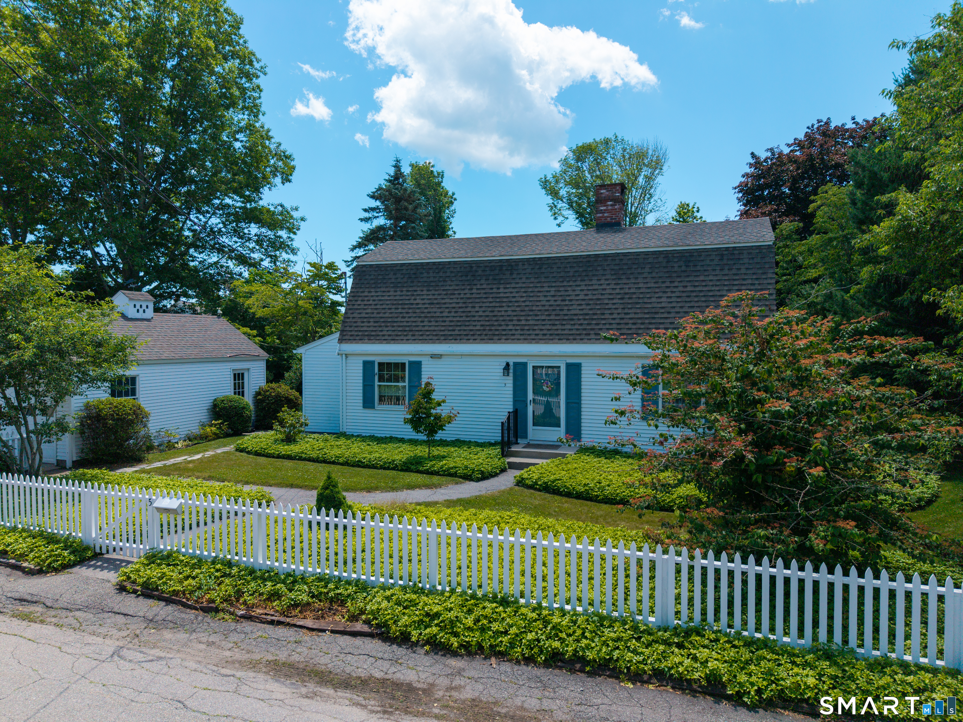 5 Eldridge Street Groton, CT 06355 - Photo 3 of 34