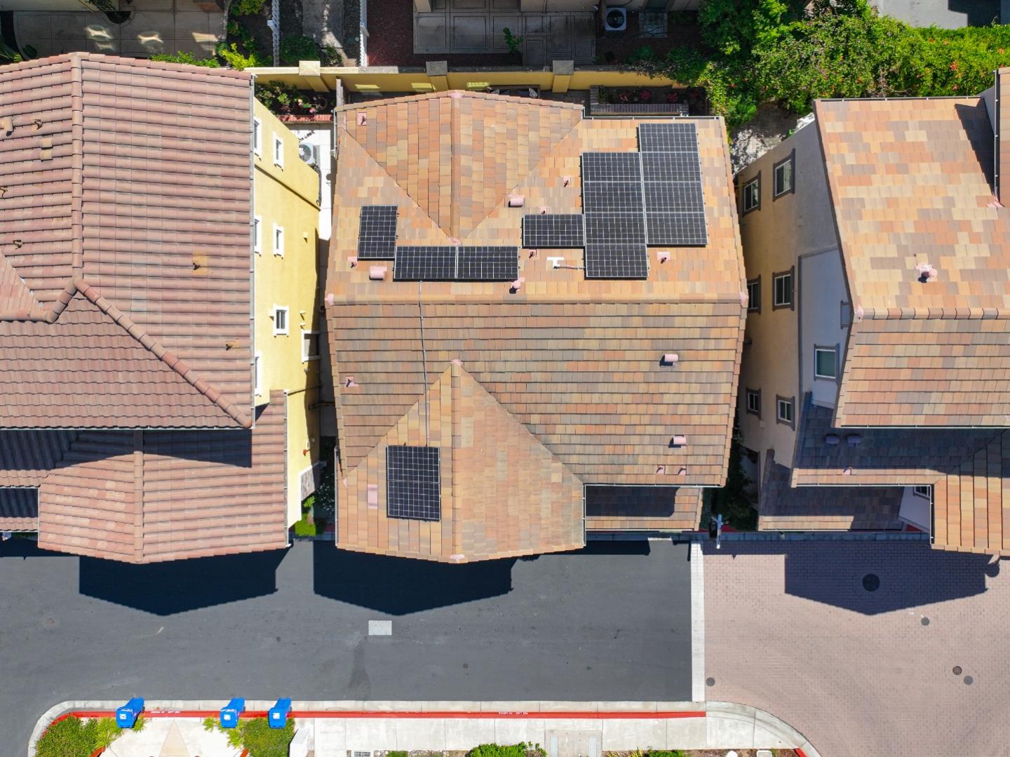 37431 Talamore Common Fremont, CA 94536 - Photo 4 of 41 a front view of a house with a garage