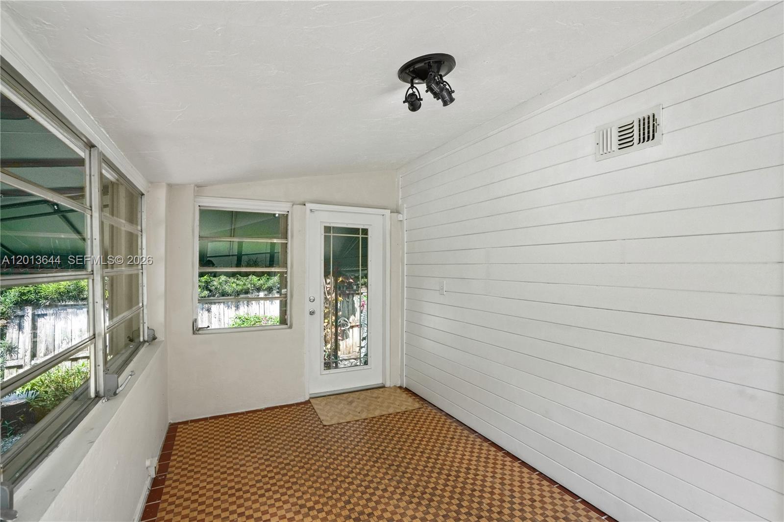 2460 Southwest 24th Street Miami, FL 33145 - Photo 36 of 47