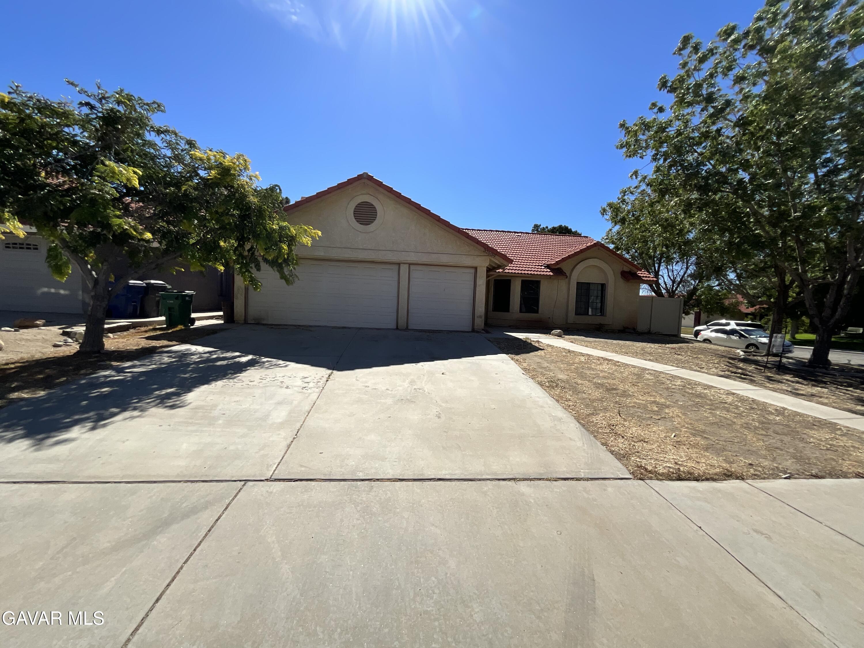 37539 Rose Street Palmdale, CA 93552 - Photo 2 of 26 IMG_1247