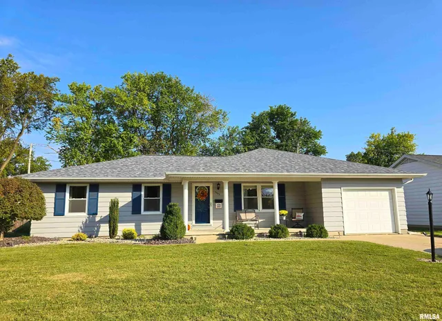 $184,900 | 1782 Frazier Avenue, Centralia, IL 62801