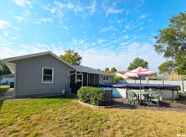 $184,900 | 1782 Frazier Avenue, Centralia, IL 62801