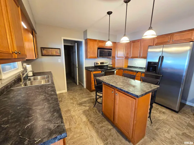 $184,900 | 1782 Frazier Avenue, Centralia, IL 62801