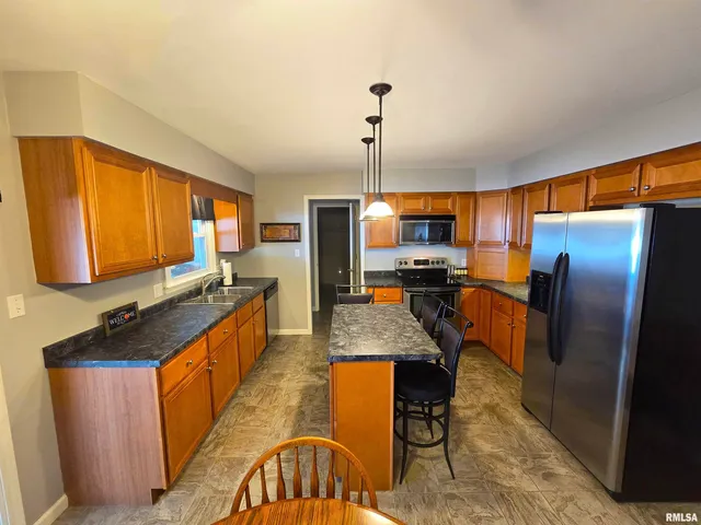 $184,900 | 1782 Frazier Avenue, Centralia, IL 62801