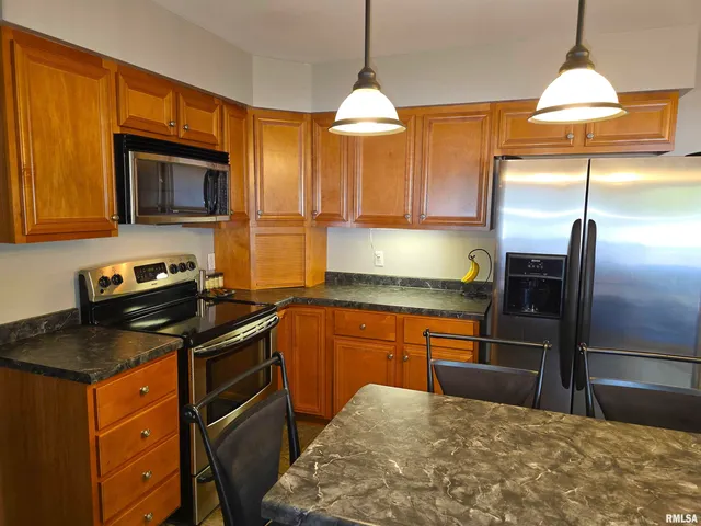 $184,900 | 1782 Frazier Avenue, Centralia, IL 62801