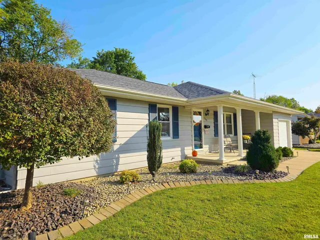 $184,900 | 1782 Frazier Avenue, Centralia, IL 62801