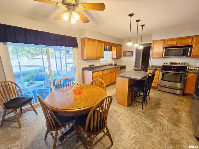 $184,900 | 1782 Frazier Avenue, Centralia, IL 62801