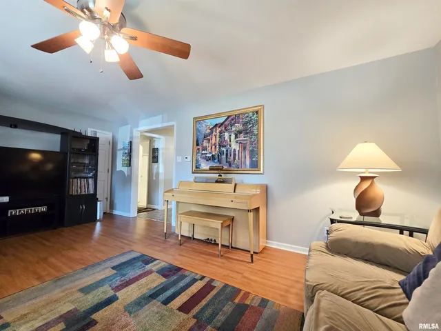 $184,900 | 1782 Frazier Avenue, Centralia, IL 62801