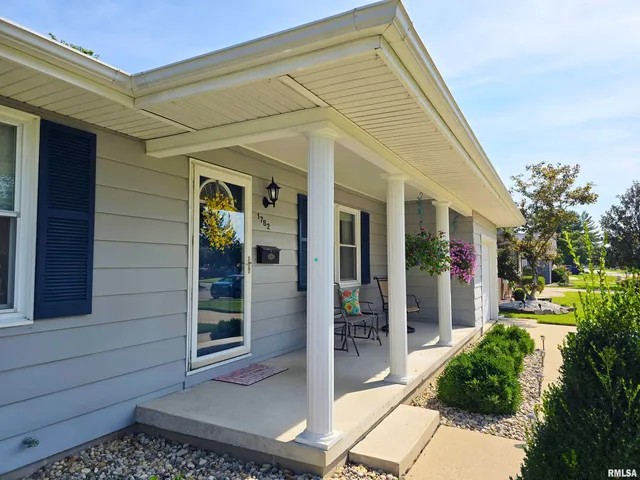 $184,900 | 1782 Frazier Avenue, Centralia, IL 62801