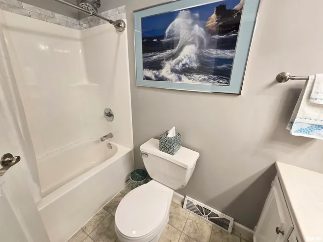 $184,900 | 1782 Frazier Avenue, Centralia, IL 62801