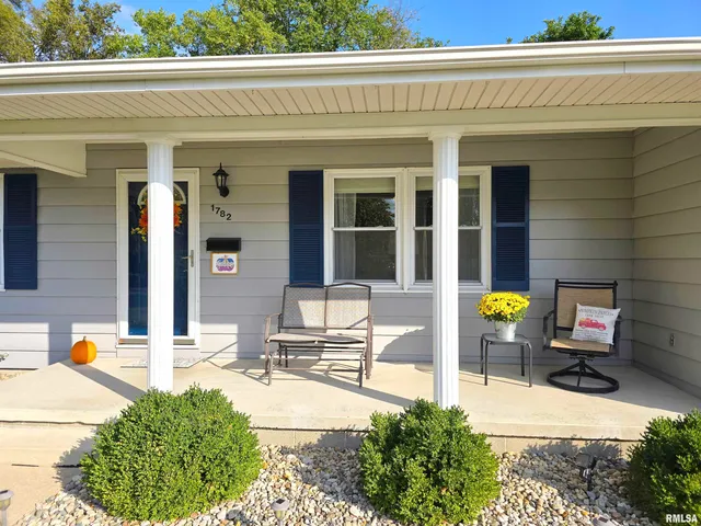 $184,900 | 1782 Frazier Avenue, Centralia, IL 62801