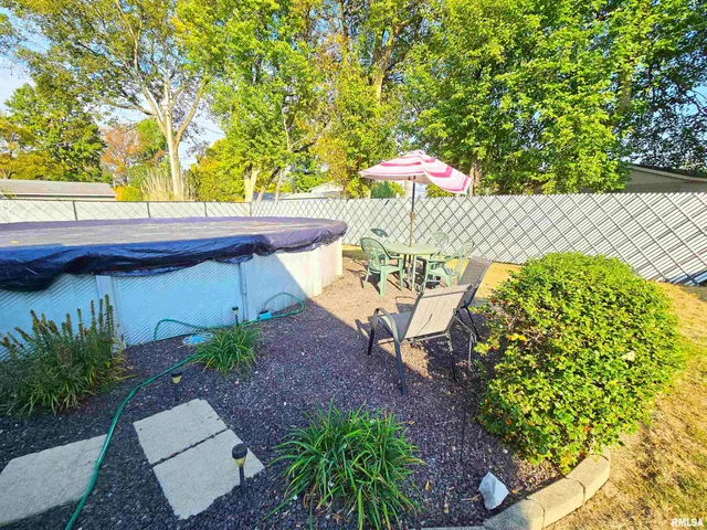 $184,900 | 1782 Frazier Avenue, Centralia, IL 62801