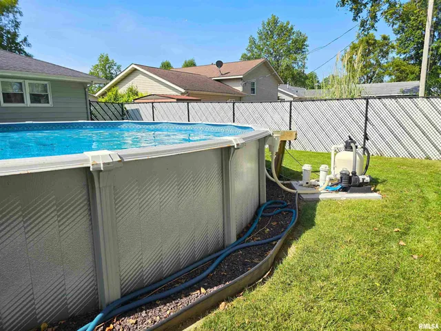 $184,900 | 1782 Frazier Avenue, Centralia, IL 62801