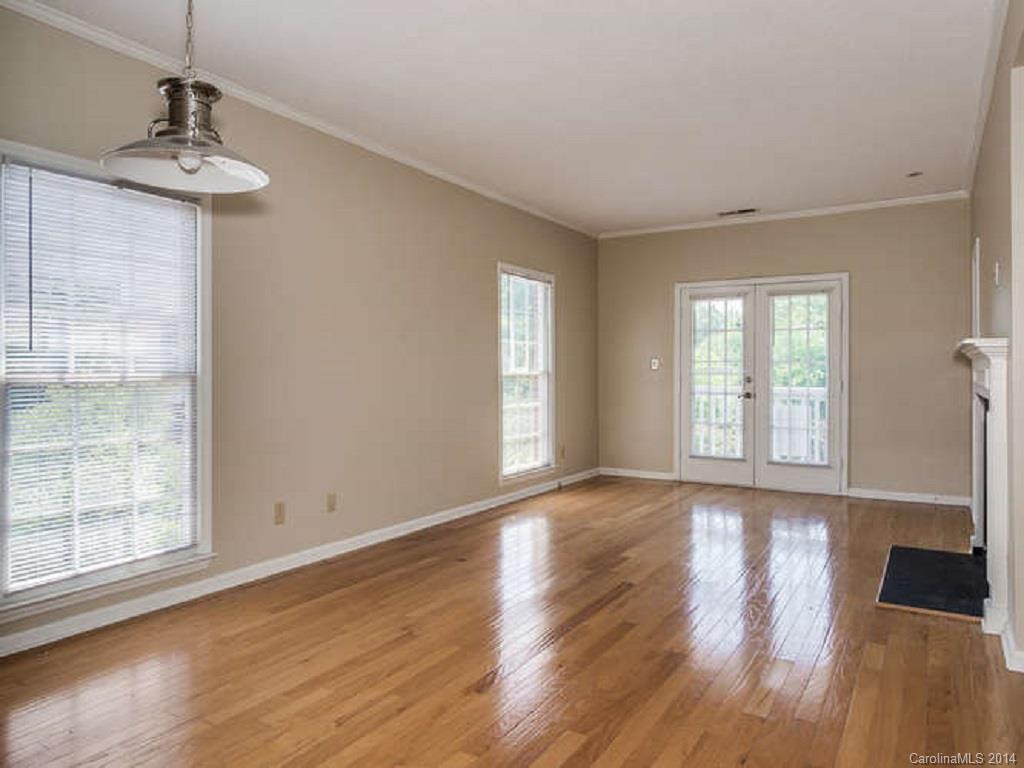 301 Queens Road, Unit 308 Charlotte, NC 28204 - Photo 3 of 15 Gallery Image 3
