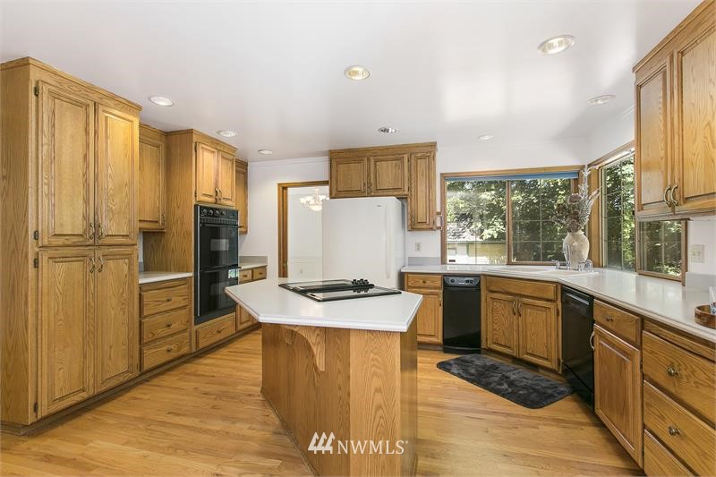 5301 156th Street Southeast Bothell, WA 98012 - Photo 13 of 23