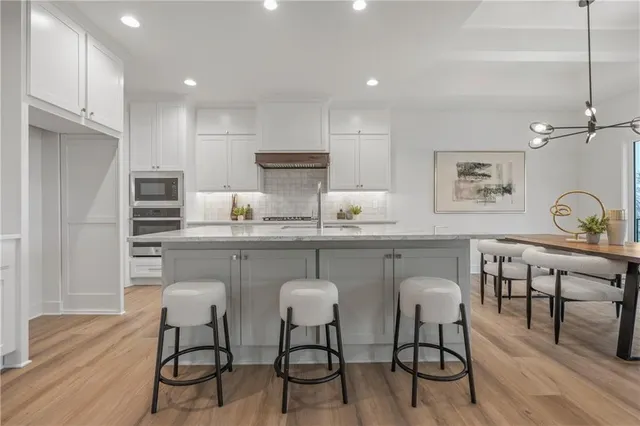 $794,900 | 1600 Northeast Park Springs Terrace, Lee's Summit, MO 64064