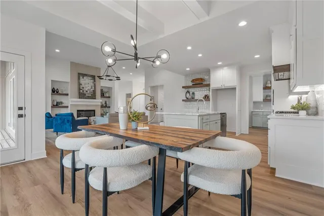 $794,900 | 1600 Northeast Park Springs Terrace, Lee's Summit, MO 64064