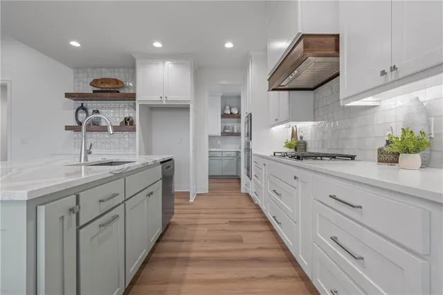 $794,900 | 1600 Northeast Park Springs Terrace, Lee's Summit, MO 64064