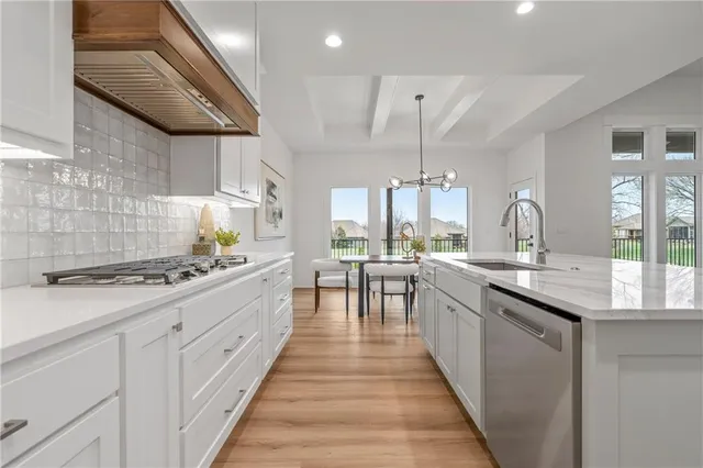 $794,900 | 1600 Northeast Park Springs Terrace, Lee's Summit, MO 64064