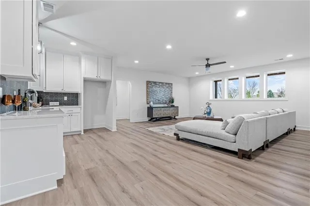 $794,900 | 1600 Northeast Park Springs Terrace, Lee's Summit, MO 64064