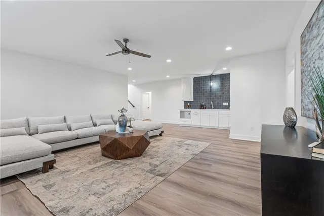 $794,900 | 1600 Northeast Park Springs Terrace, Lee's Summit, MO 64064