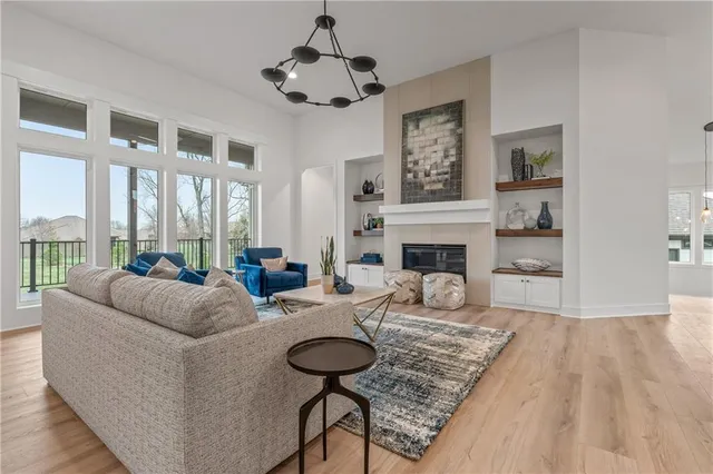 $794,900 | 1600 Northeast Park Springs Terrace, Lee's Summit, MO 64064