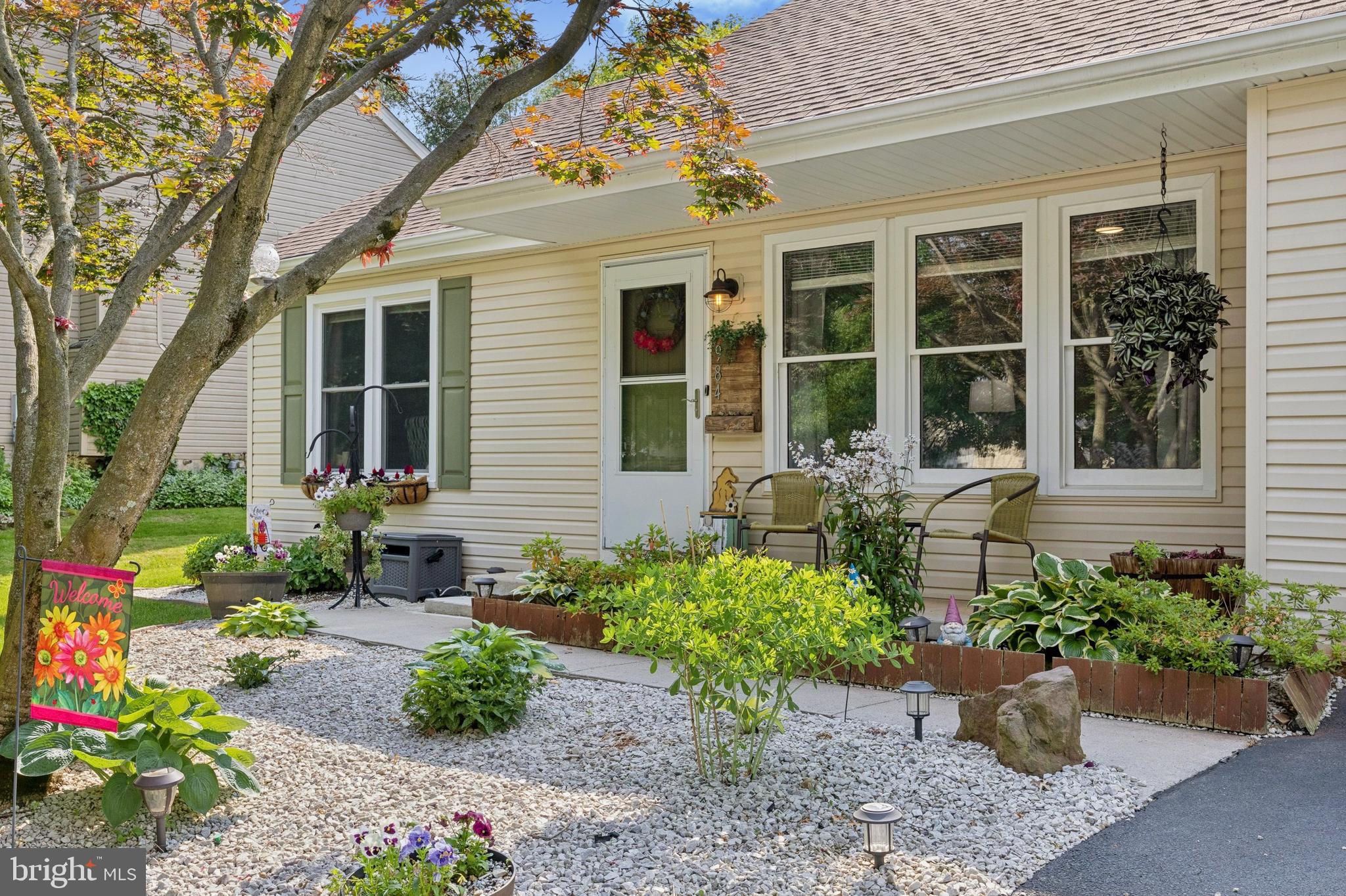 984 Rill Road Reading, PA 19606 - Photo 4 of 26 a front view of a house with a garden