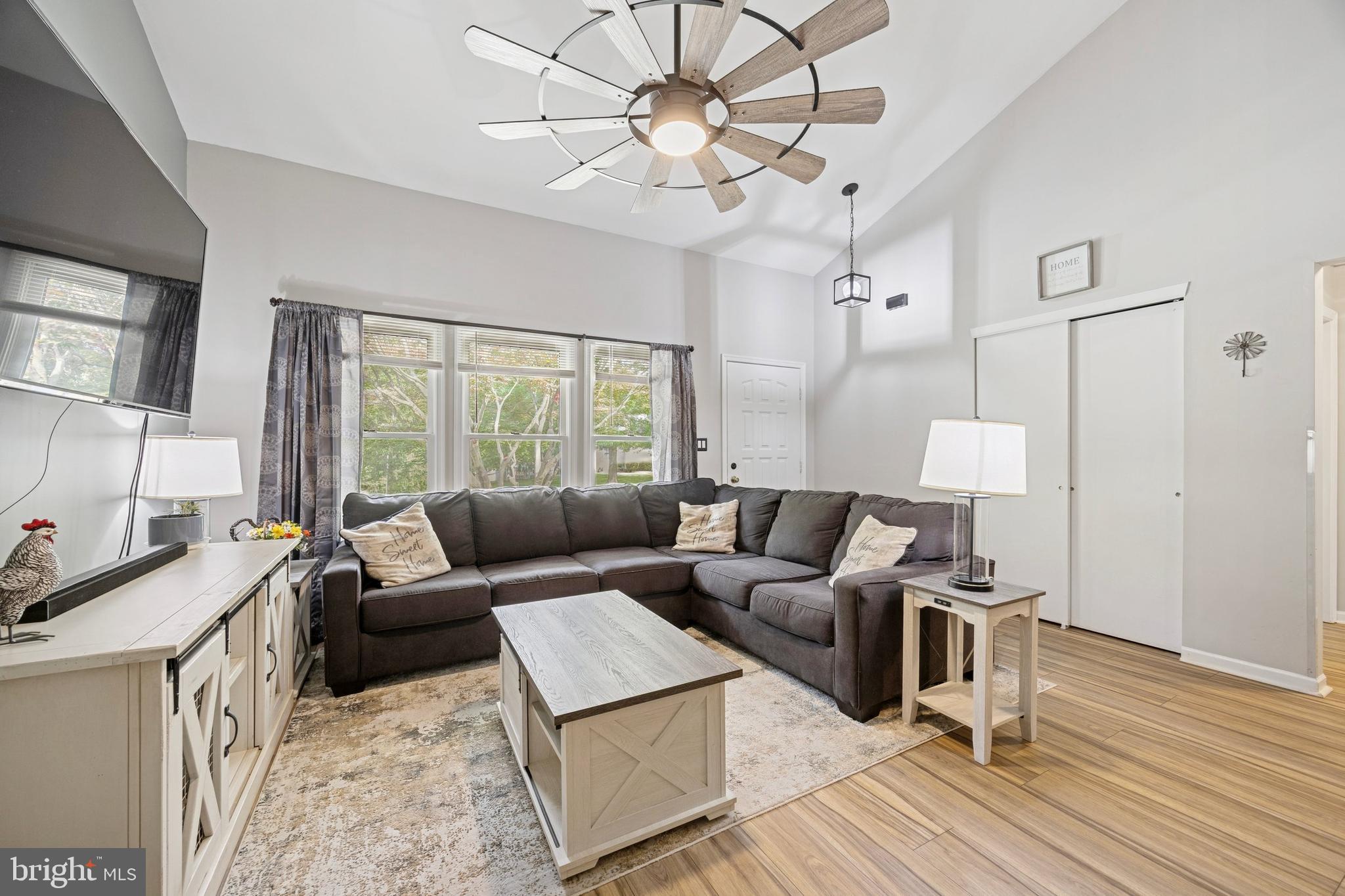 984 Rill Road Reading, PA 19606 - Photo 10 of 26 a living room with furniture and a window